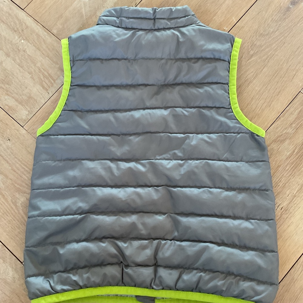 Patagonia Gray and Neon Green Puffer Vest - Picture 3 of 3